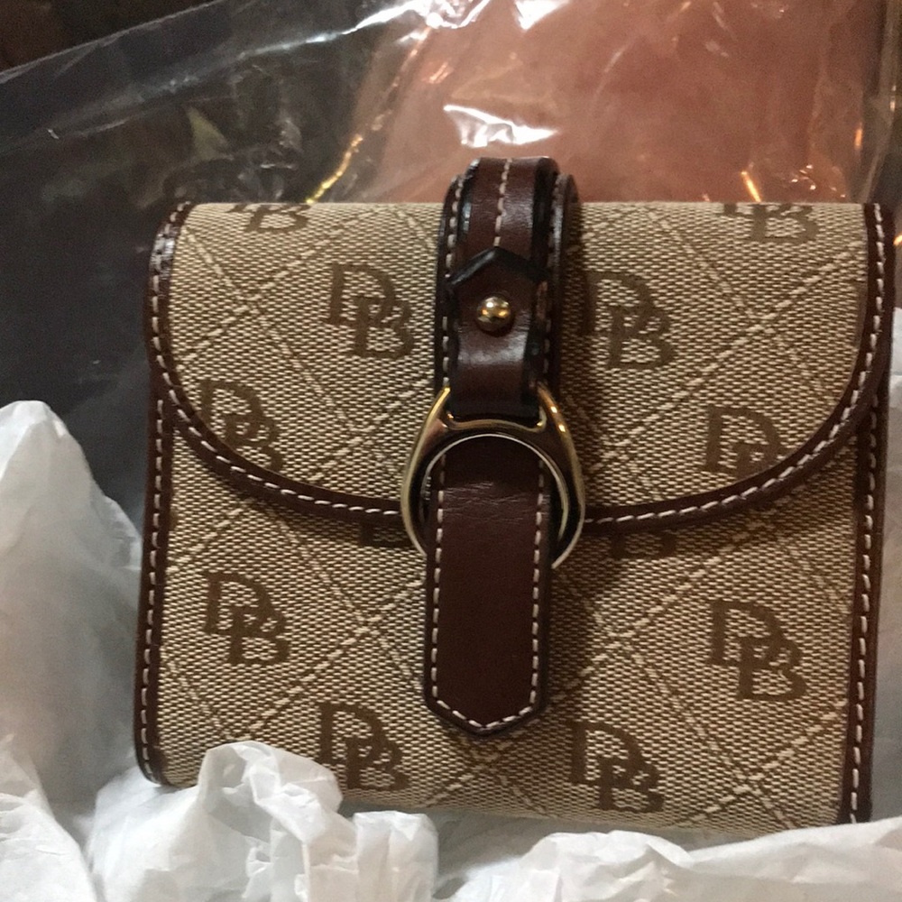 Dooney&burke wallet new with tags